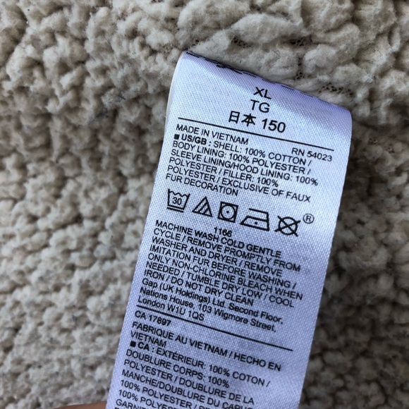 3/$20 ⭐️Closet clear out⭐️  - Gap youth jacket XL women’s size (XS/S) - Picture 4 of 7